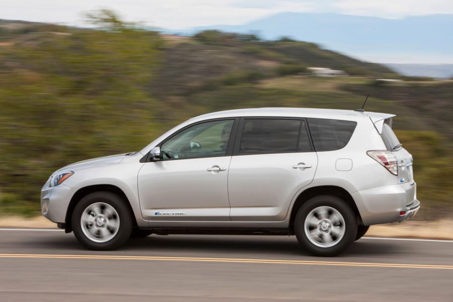  Toyota RAV4 EV 2012 года  (фото 42 из 107)